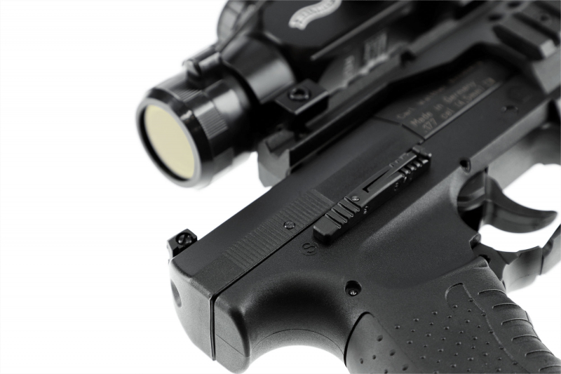 NightHawk CO₂-Luftpistole 4,5 mm Diabolo – Kompensator, RDS1, Brückenmontage